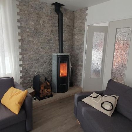 Appartement entier indépendant au dessus de villa wi fi parking gratuit proche plage et centre ville Sanary-sur-Mer Esterno foto