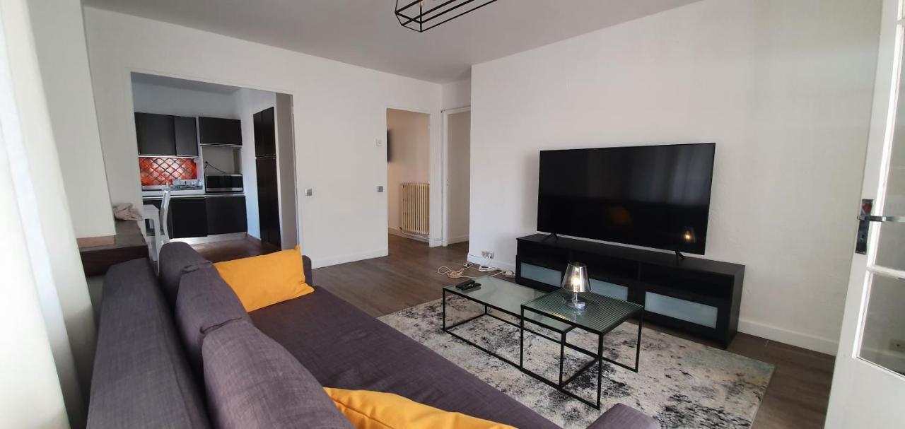 Appartement entier indépendant au dessus de villa wi fi parking gratuit proche plage et centre ville Sanary-sur-Mer Esterno foto